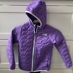 North Face girls light weight puffer